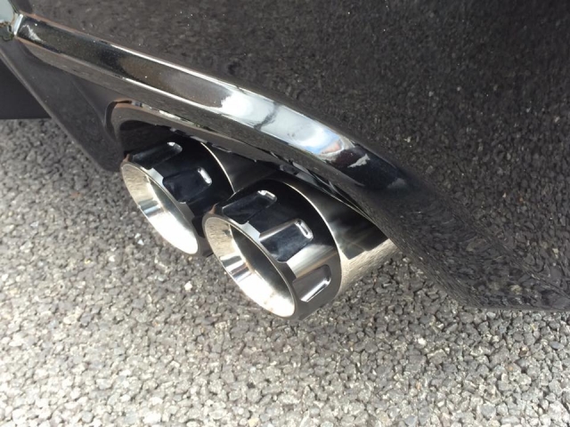 Rl F50V[}